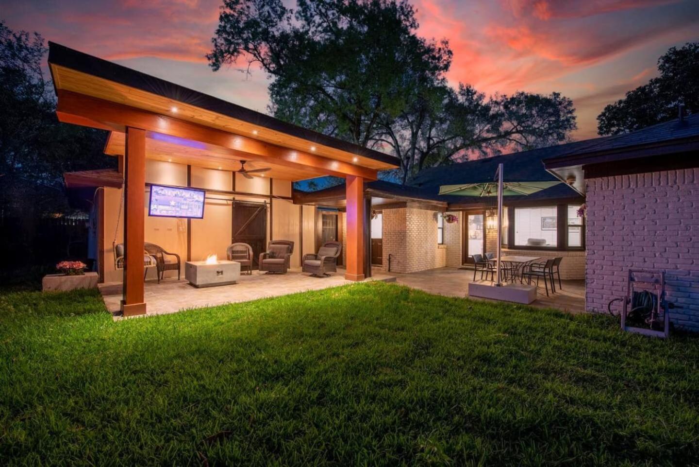Western Oaks Retreat Хьюстон Экстерьер фото