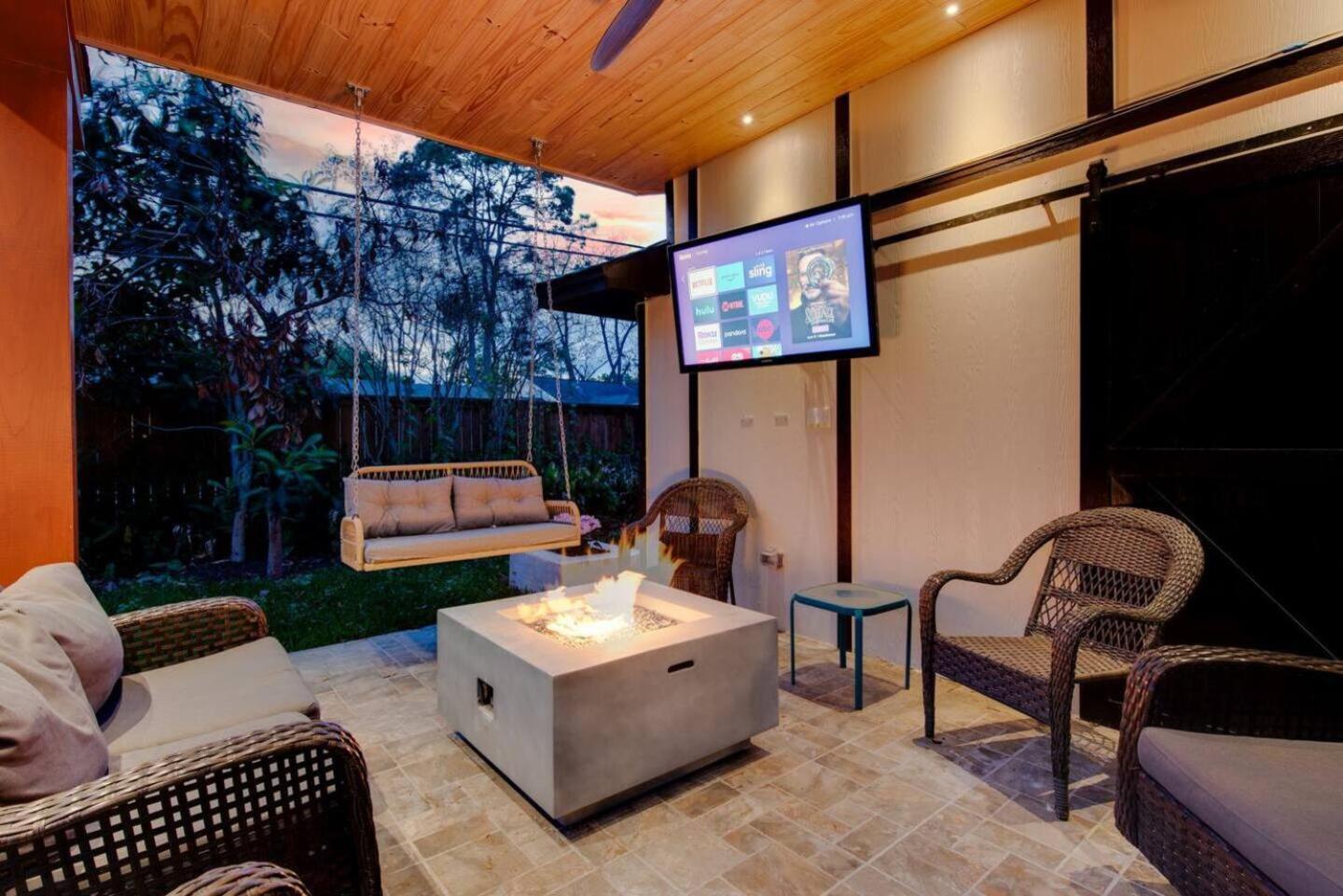 Western Oaks Retreat Хьюстон Экстерьер фото
